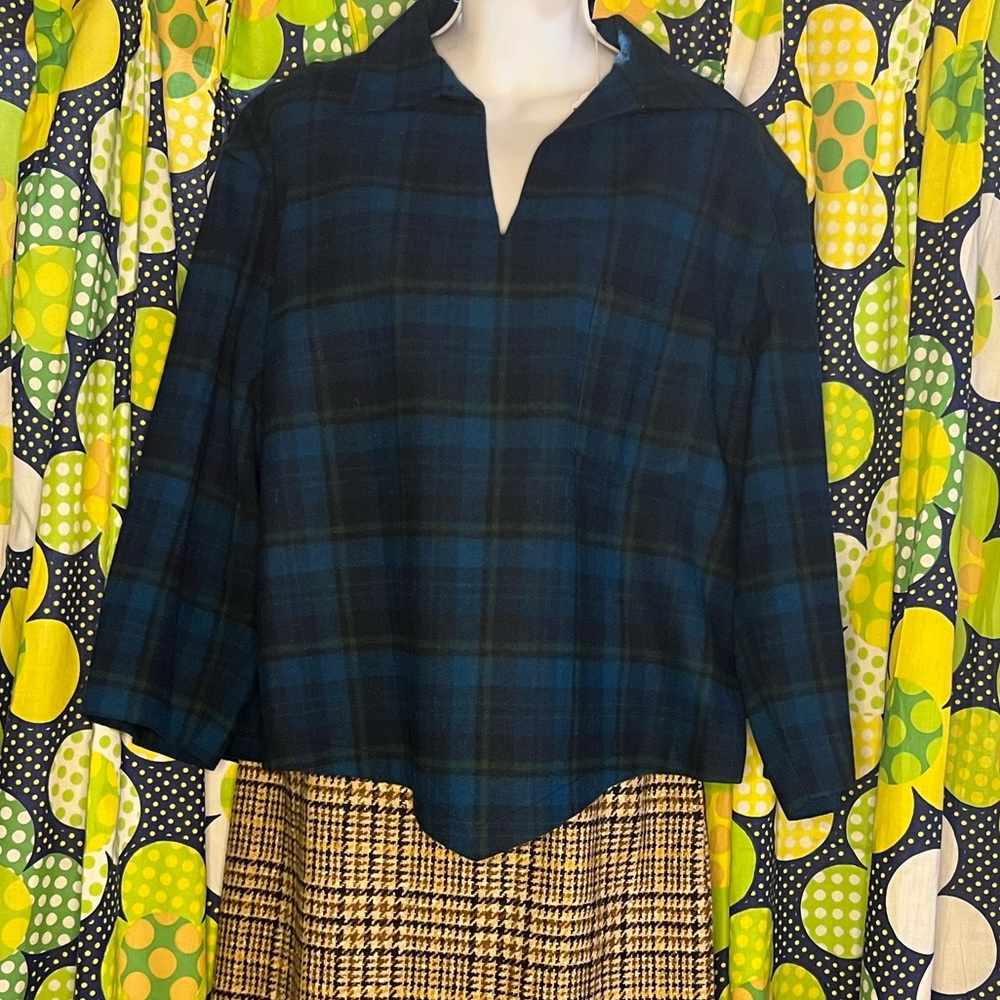 Vintage Pendleton Woolen Mills Blue Plaid Women’s Size Medium V-Neck Pullover